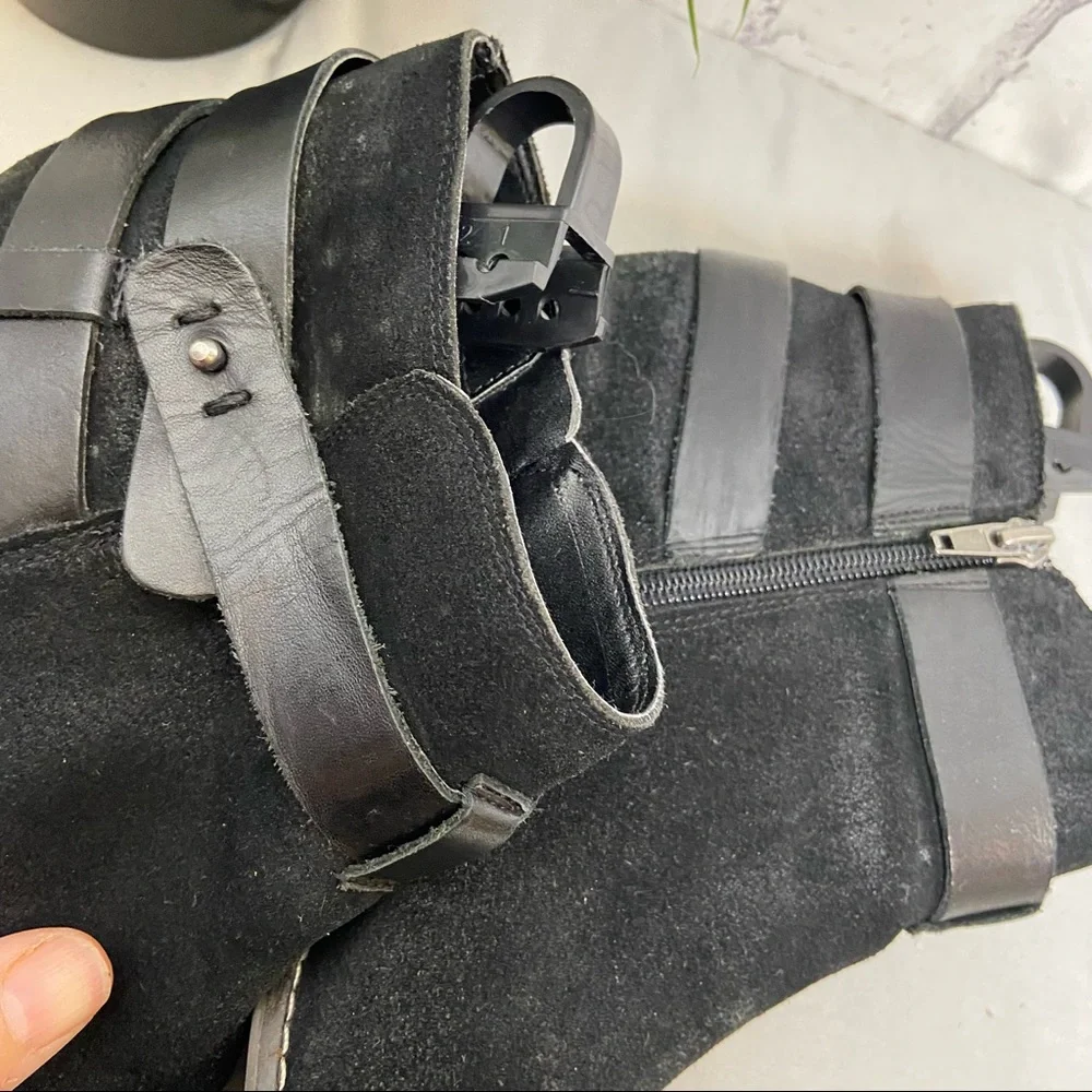 DV Dolce Vita Suede Booties 9.5